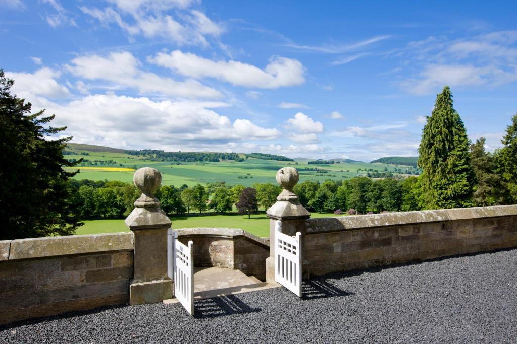 Kinnettles Castle Форфар Экстерьер фото